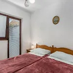 Apartman Gorgeous In Krk With Wifi *