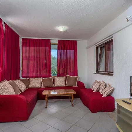3 Bedroom Lovely In Krk Appartement