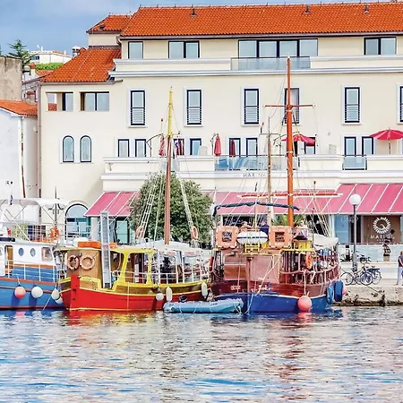 3 Bedroom Lovely In Krk *
