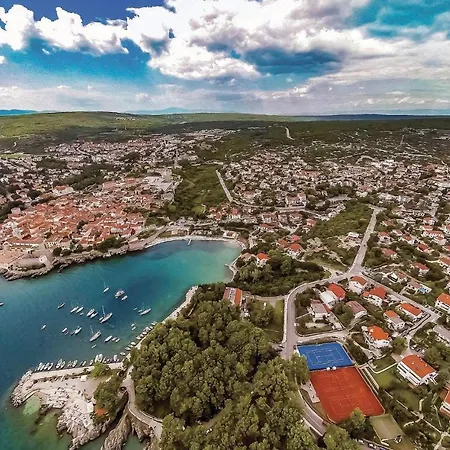 Gorgeous In Krk With Wifi Апартаменты Крк